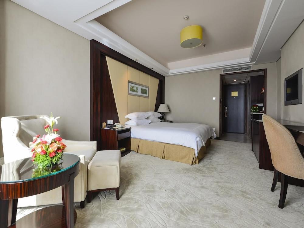 Shu Guang International Hotel Нанкин Екстериор снимка