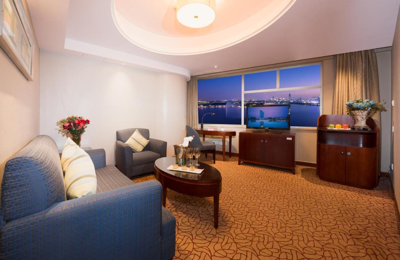 Shu Guang International Hotel Нанкин Екстериор снимка