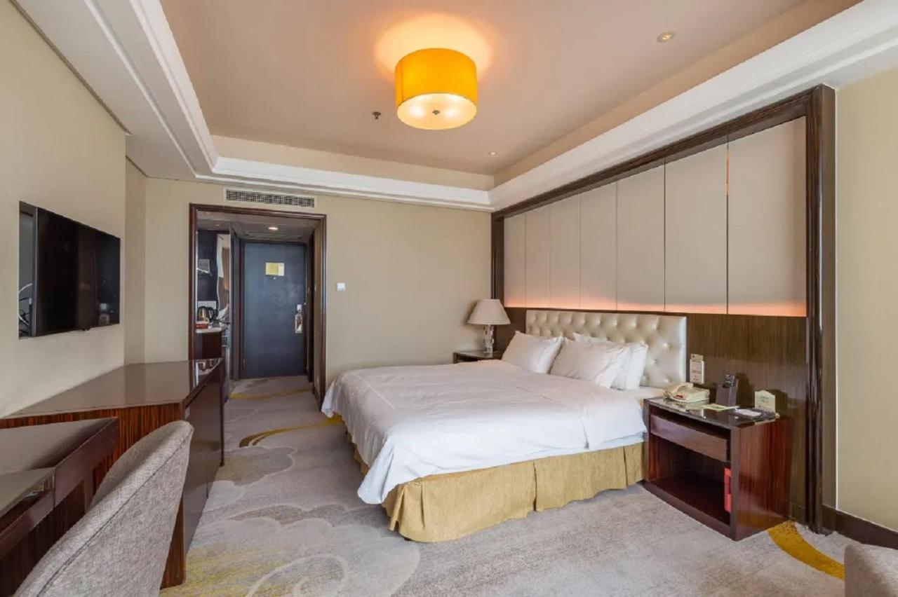 Shu Guang International Hotel Нанкин Екстериор снимка