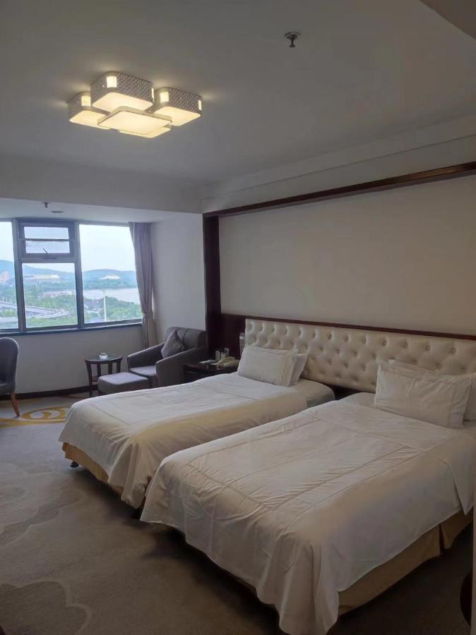 Shu Guang International Hotel Нанкин Екстериор снимка