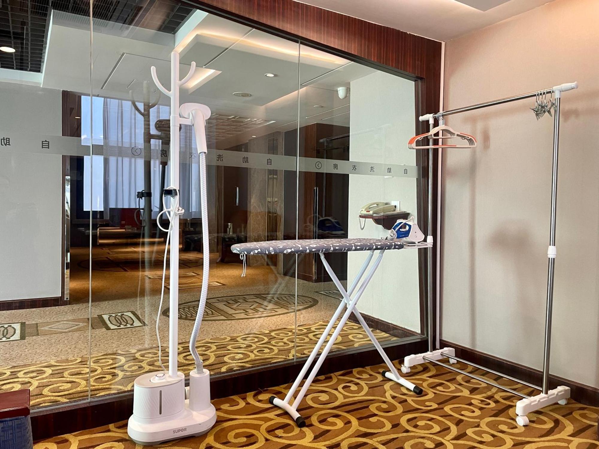 Shu Guang International Hotel Нанкин Екстериор снимка