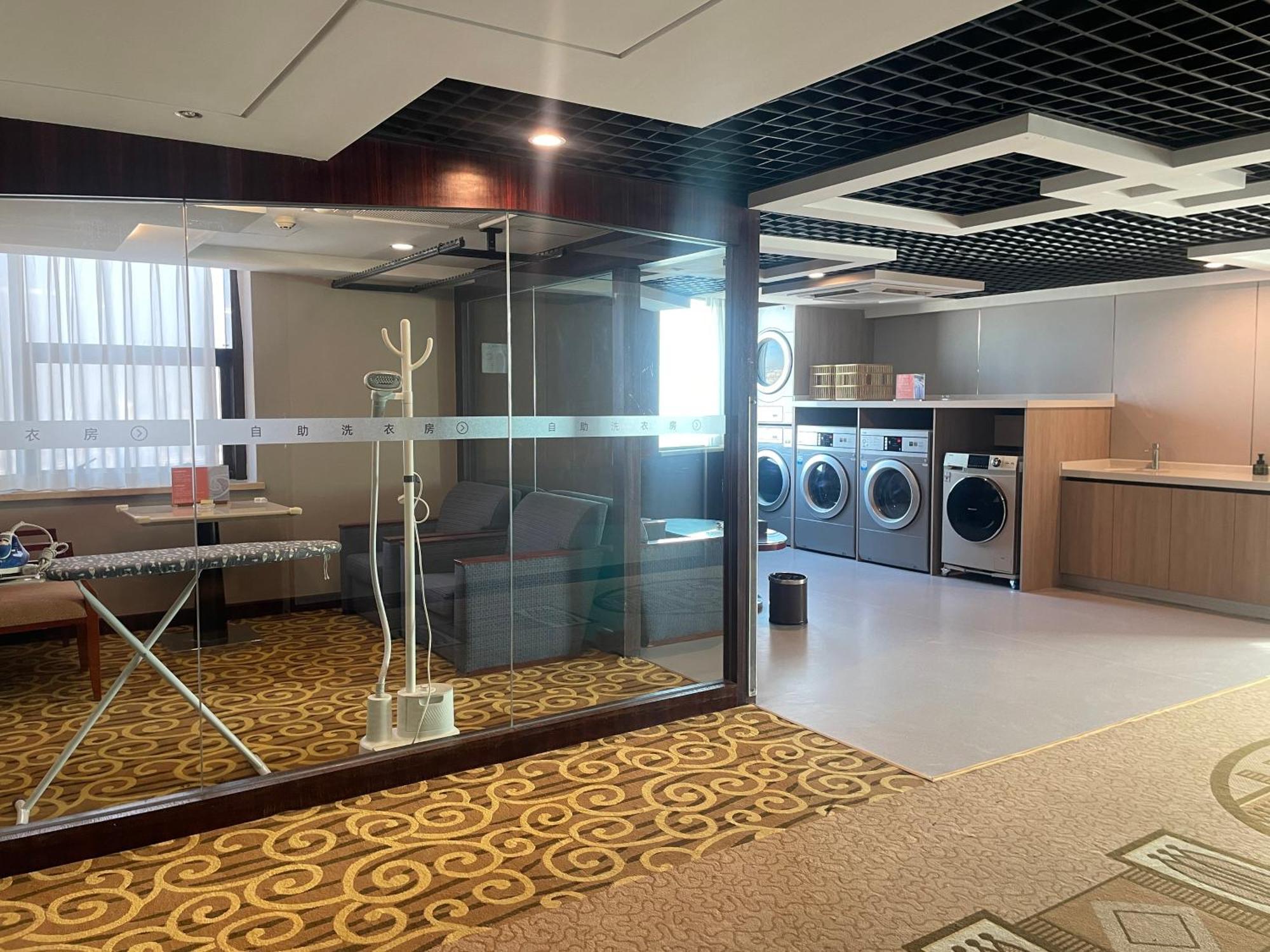 Shu Guang International Hotel Нанкин Екстериор снимка
