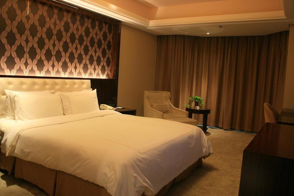 Shu Guang International Hotel Нанкин Екстериор снимка